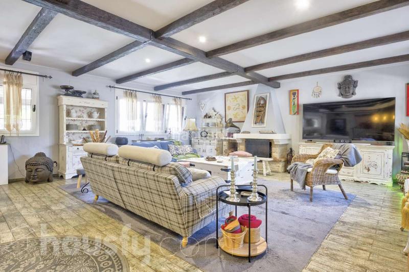 Foto 33bb06a1-a6dc-4508-8f9a-46b0ffb08ea3. Casa a carrer dels avellaners . a Sant Muç Rubí