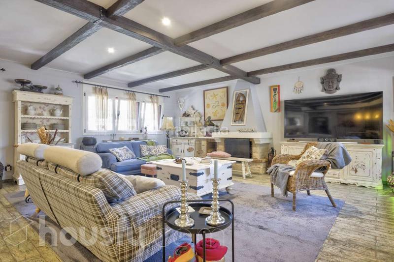 Foto b4725648-77e3-4a26-9312-47d7d737a81f. Casa a carrer dels avellaners . a Sant Muç Rubí