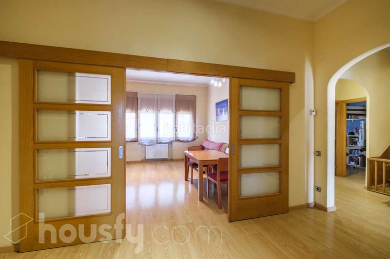 Foto 26e1f729-f29c-4800-a2db-ce56526fb855. Casa en carrer de chapí . en Horta Barcelona