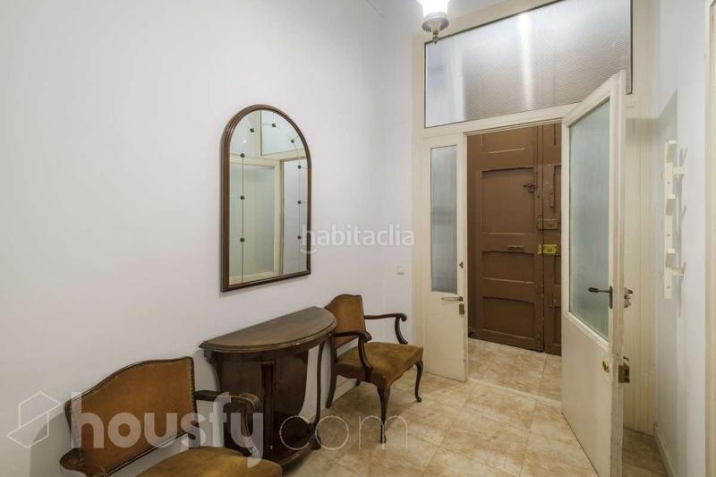 Foto ae0cb0d2-5ba5-4b90-a985-576ab05a82d2. Casa en carrer de chapí . en Horta Barcelona