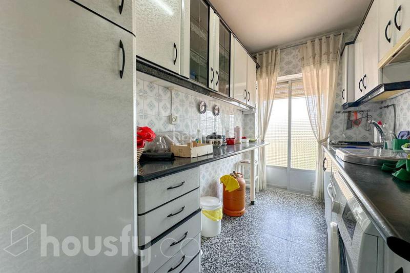 Foto 752fd890-97c2-47f4-bbd2-6ec9c9147dc6. Appartement dans calle san fortunato . dans San Fermín Madrid