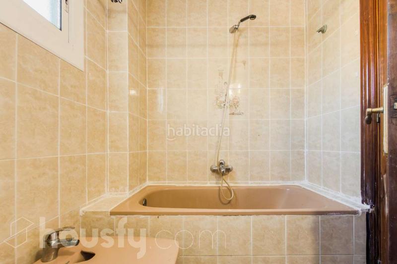 Foto 07636bb4-5f00-46ff-9710-922848ae5664. Piso en passeig de valldaura . en La Guineueta Barcelona