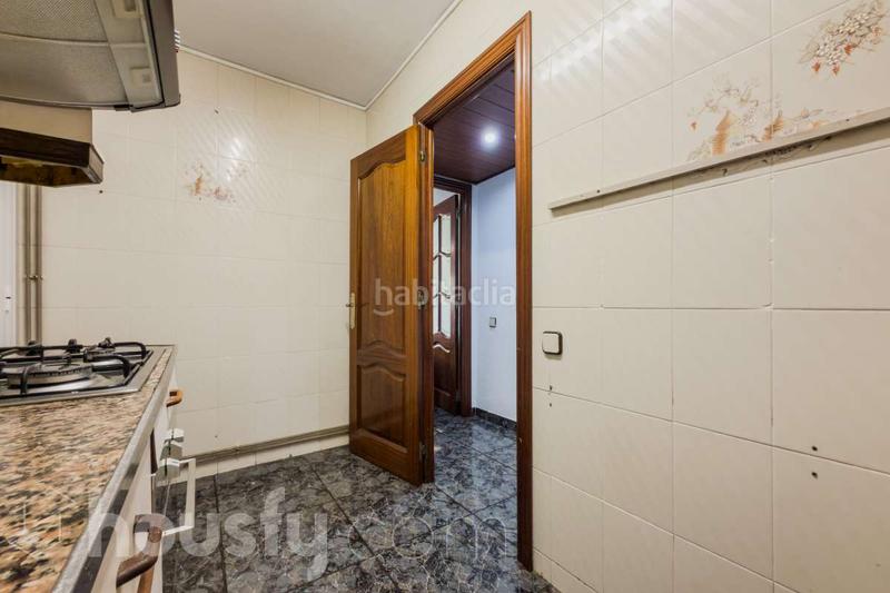 Foto 3d380a54-6525-4b04-9d38-72c34505c455. Piso en passeig de valldaura . en La Guineueta Barcelona