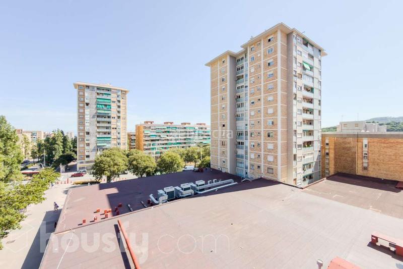Foto 3fd07199-f83b-4a33-8562-d01e9b1583e0. Piso en passeig de valldaura . en La Guineueta Barcelona