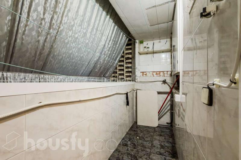 Foto 790763bc-adc6-4aa3-85b7-333538f0dd26. Piso en passeig de valldaura . en La Guineueta Barcelona