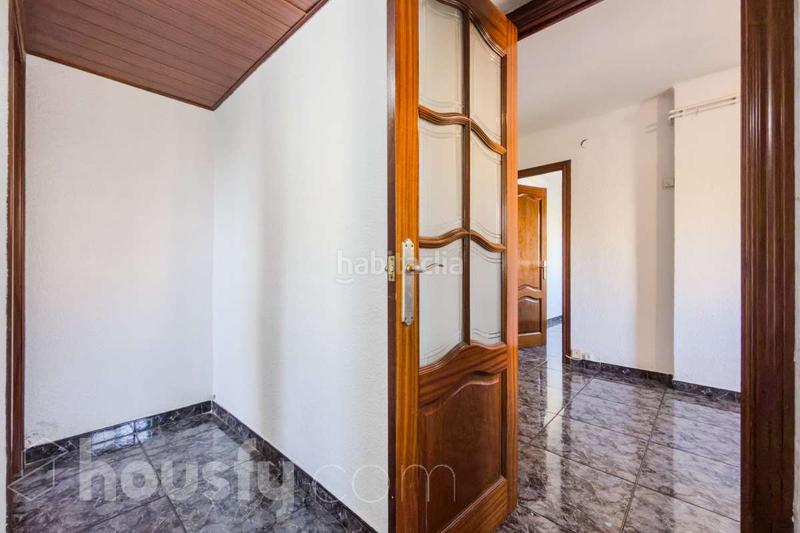 Foto e4fd93a4-faac-46a0-8c2c-c3091a6ff0ee. Piso en passeig de valldaura . en La Guineueta Barcelona