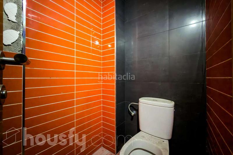 Foto 0de78578-6a79-4a42-b620-2ed60494df54. Local comercial en carrer coll i pujol . en Centre Badalona