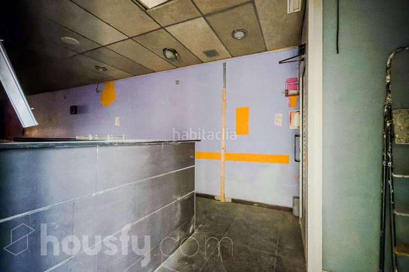 Foto 36e571a9-96f1-43ac-9386-a5942979c9a2. Local comercial en carrer coll i pujol . en Centre Badalona