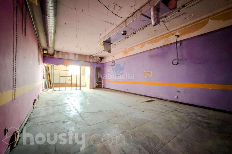 Foto b7906f6c-d994-4548-8625-0371e1d455c7. Local comercial en carrer coll i pujol . en Centre Badalona