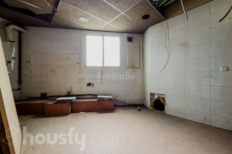 Foto 1d59f18b-fd3c-406d-9893-8635b64c1005. Local commercial dans carrer coll i pujol . dans Centre Badalona