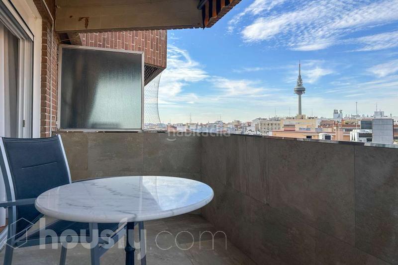 Foto a574d9e4-23a4-49fb-bd99-e76cc4772960. Àtic a calle bocangel . a Fuente del Berro Madrid