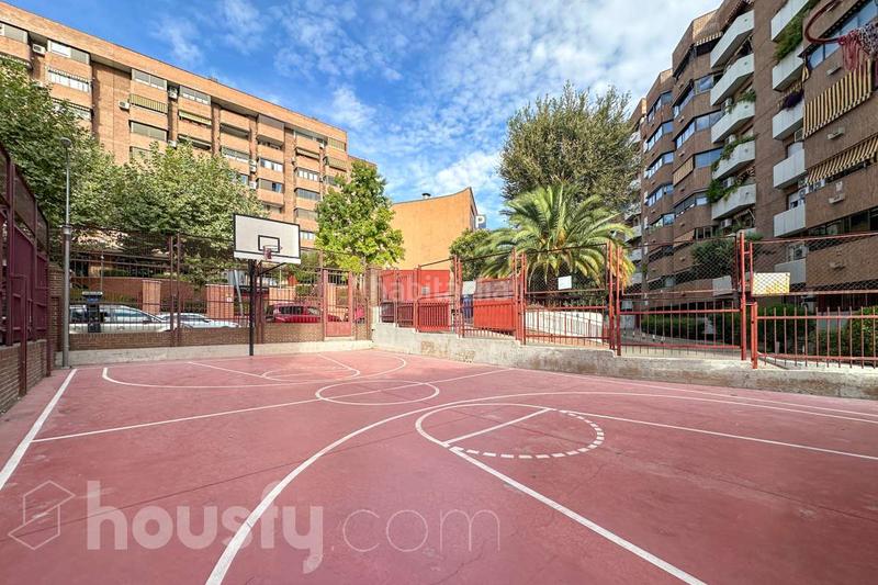 Foto 1e2639ac-1f8e-4184-844f-ae7470bd8a0e. Attico in calle bocangel . in Fuente del Berro Madrid