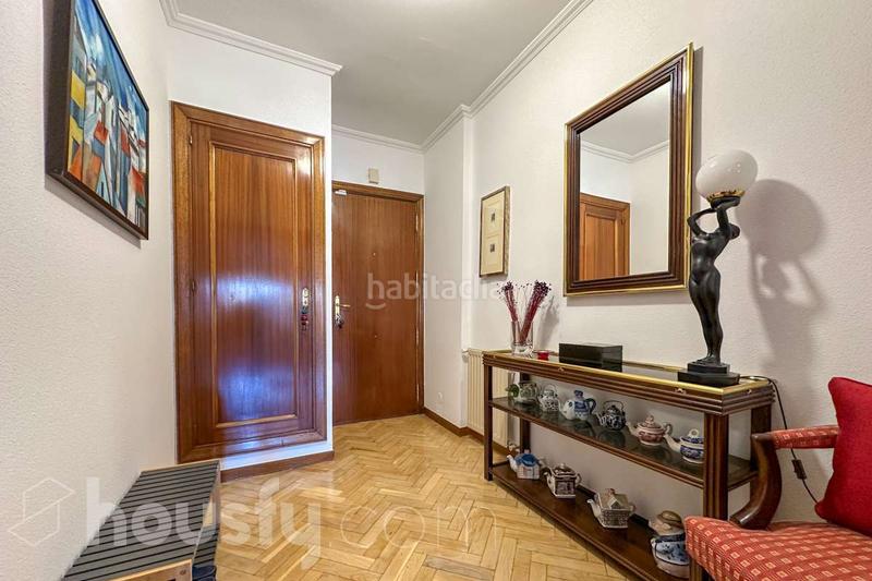 Foto a23ed9b2-457d-41c1-903d-8f67d5395999. Attico in calle bocangel . in Fuente del Berro Madrid