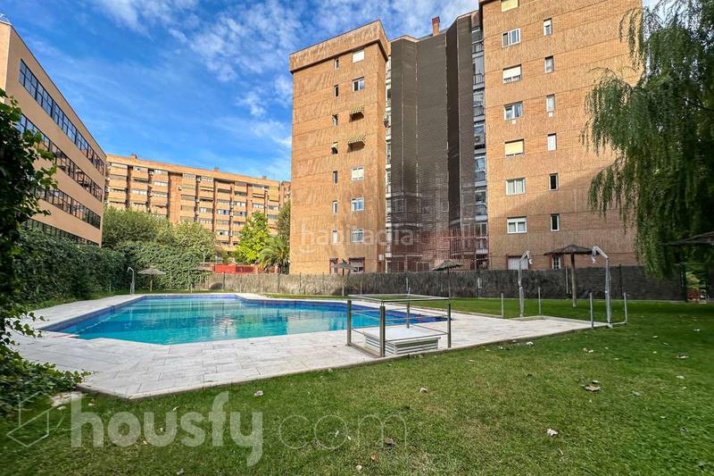 Foto ca02442a-f3c1-4c8d-91f6-234f01de1a92. Attico in calle bocangel . in Fuente del Berro Madrid