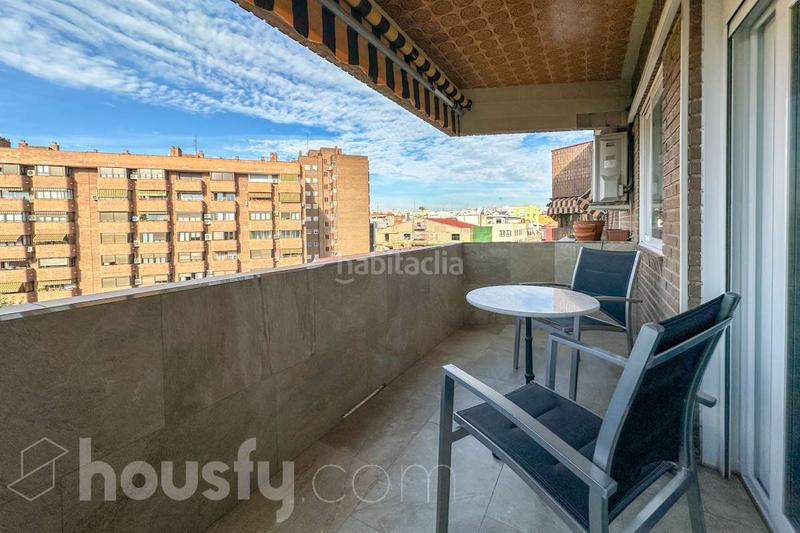 Foto b226b4ef-9db3-4fa4-acb1-b569faf79f18. Dachwohnung in calle bocangel . in Fuente del Berro Madrid