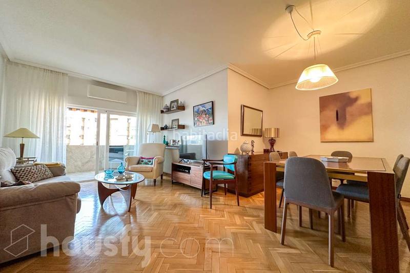 Foto f1189508-c1fa-4576-8fcc-d62cd6122aa2. Dachwohnung in calle bocangel . in Fuente del Berro Madrid