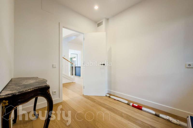 Foto f7812f2a-a991-42e6-9b7c-922a79c215bc. Casa en carrer de castellterçol . en Vallcarca - Penitents Barcelona