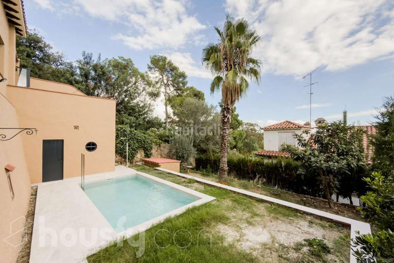 Foto ac2b6237-6f36-46df-8fe8-473d8124ff78. Haus in carrer de castellterçol . in Vallcarca - Penitents Barcelona