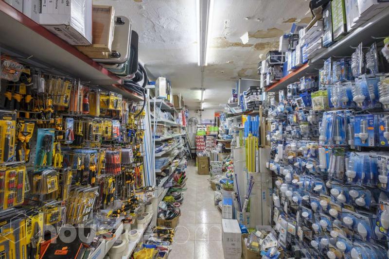 Foto 4595cb5f-a18e-42de-ad99-1616b32dbbde. Business premise in carrer d'enric prat de la riba . in Hospitalet de Llobregat (L´)