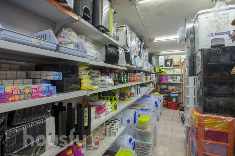 Foto 85595613-e0fa-4664-b132-548e08fa5f91. Business premise in carrer d'enric prat de la riba . in Hospitalet de Llobregat (L´)