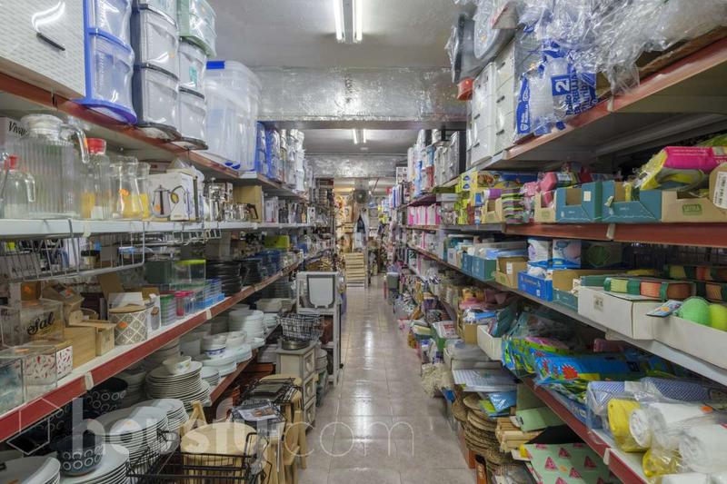 Foto a55c9ab9-f542-47db-bed2-bf5146a11cc9. Business premise in carrer d'enric prat de la riba . in Hospitalet de Llobregat (L´)