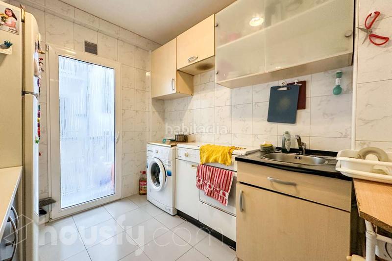 Foto 2207a7a1-b032-4263-bd07-1db2c2935c51. Etagenwohnung in calle de josé villena . in Ventas Madrid