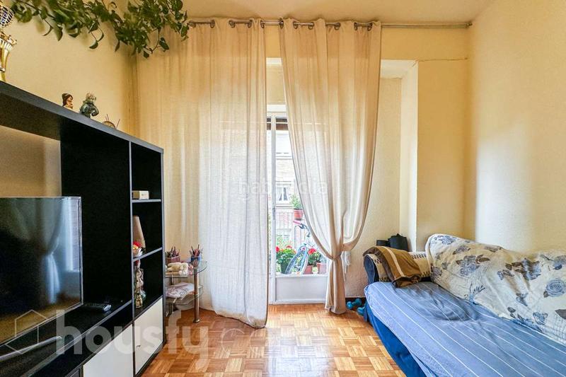 Foto b316563c-3e33-4cb6-9b74-3de15b37199b. Etagenwohnung in calle de josé villena . in Ventas Madrid