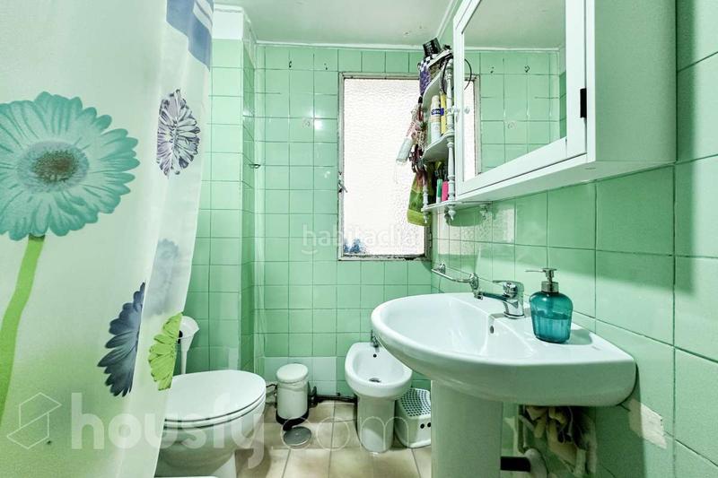 Foto 3282d5dc-7484-408a-96c3-405f31da1459. Flat in calle de josé villena . in Ventas Madrid