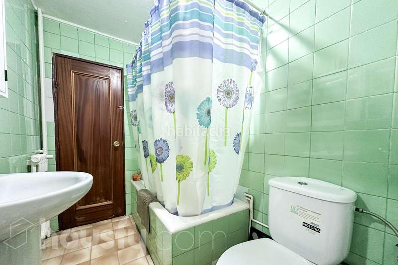 Foto 5822a937-6cc0-4232-bb4c-6bf1b23b04db. Flat in calle de josé villena . in Ventas Madrid