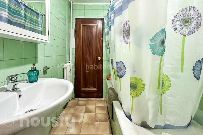Foto d7300928-7440-42f5-abcc-c282ed628645. Flat in calle de josé villena . in Ventas Madrid