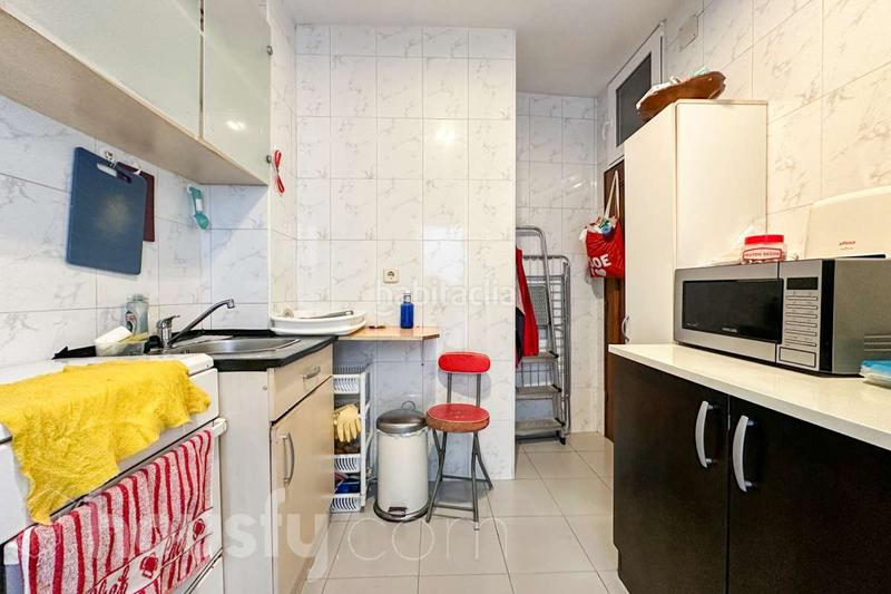 Foto be66485d-941a-45a4-9e2c-95b2b9b2ea83. Pis a calle de josé villena . a Ventas Madrid