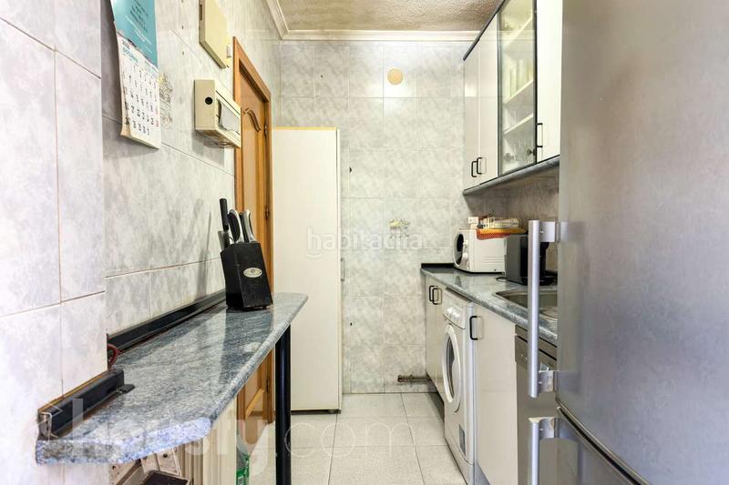 Foto 028088af-895b-4df3-b6b6-af39ca752b90. Etagenwohnung in calle san dionisio . in Santos Leganés