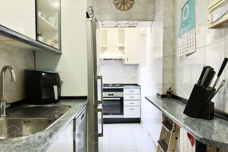 Foto 39d590d2-3876-4946-93a5-727c492f1f91. Etagenwohnung in calle san dionisio . in Santos Leganés