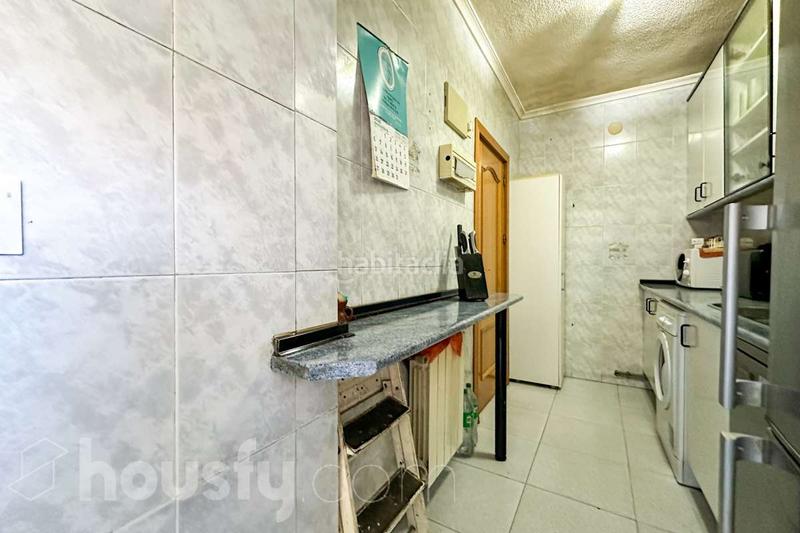 Foto 7a5e46d6-7f1e-4000-8c6e-6c860a820516. Etagenwohnung in calle san dionisio . in Santos Leganés