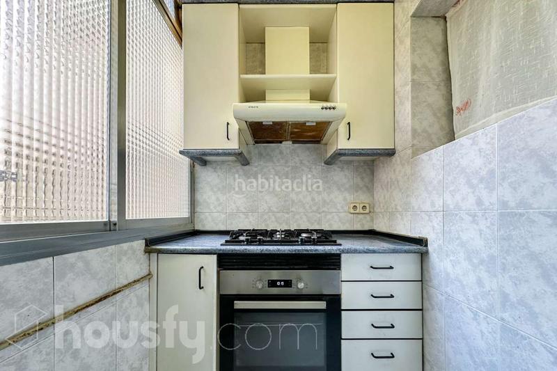 Foto a8c6a684-44c8-4aad-9323-1a6ffa016590. Etagenwohnung in calle san dionisio . in Santos Leganés