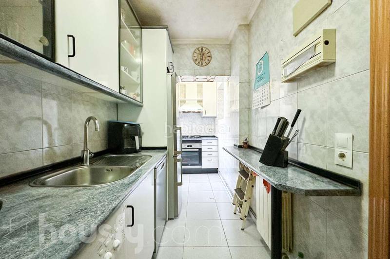 Foto ef4276ae-ffbb-4506-8cd3-ea0ca1053200. Etagenwohnung in calle san dionisio . in Santos Leganés