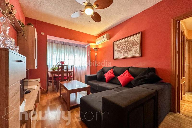 Foto bc6e83a8-db72-4e08-b236-5adde06fe5d7. Pis a calle san dionisio . a Santos Leganés