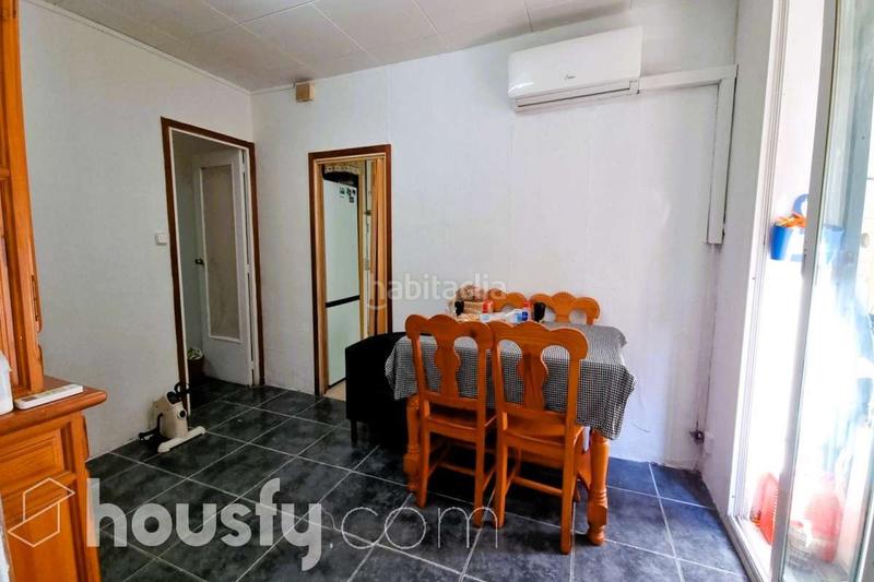 Foto c3007168-21b3-4ee6-8cb8-4030586b9fa2. Pis a carrer dels pescadors . a Barceloneta Barcelona