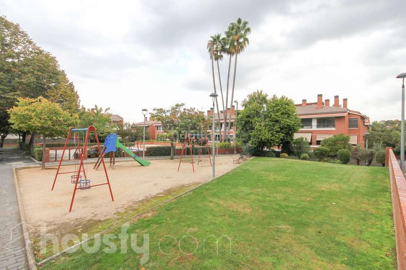 Foto 3934926d-b364-44e4-9620-0eb025080035. Pis a carrer llaceras . a Torreblanca Sant Cugat del Vallès