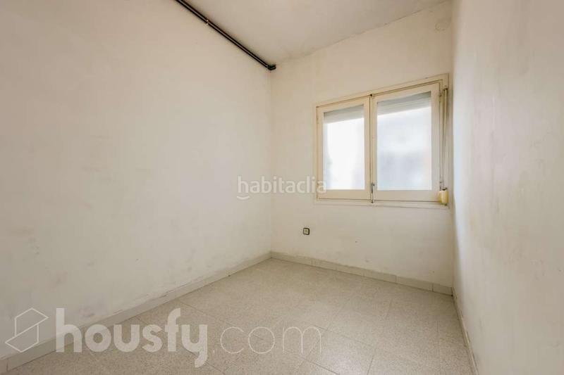 Foto 06ca1335-19f1-4dbc-8d00-24b6ad136721. Piso en carrer de nàpols . en El Camp d´en Grassot i Gràcia Nova Barcelona