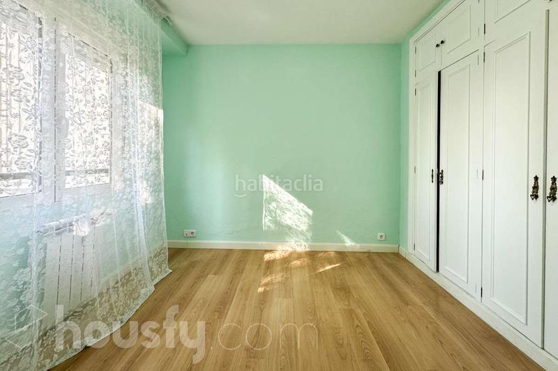 Foto 06022ab4-118a-4d8e-8811-e88125fa73a1. Appartamento in calle de ocaña . in Aluche Madrid