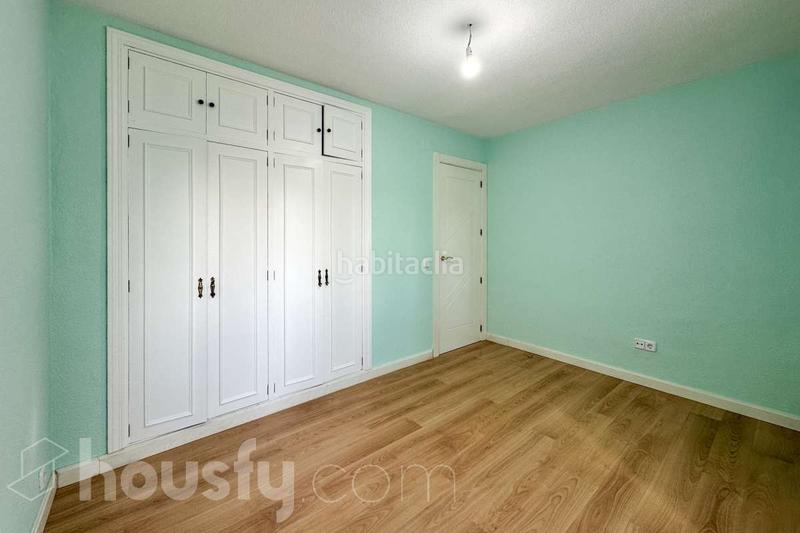 Foto 343ee8c2-b874-4860-afac-106b98ed5c4d. Appartamento in calle de ocaña . in Aluche Madrid