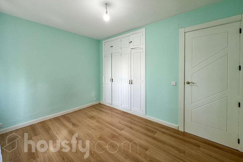 Foto 457edd61-dfd4-4b9b-adb1-885fbcae85f0. Appartamento in calle de ocaña . in Aluche Madrid