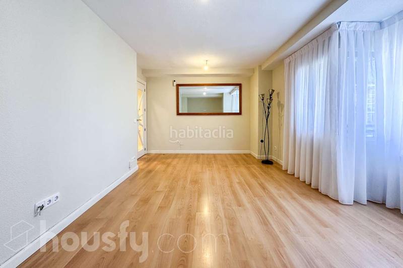 Foto 7230b3a4-5231-4bc8-95f9-3c359c5015d9. Appartamento in calle de ocaña . in Aluche Madrid