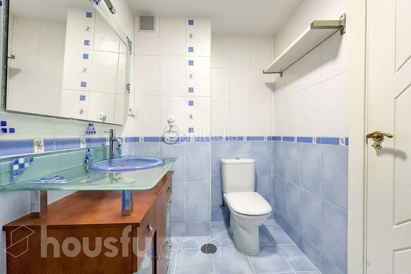 Foto 79fe28d0-042d-4847-b3c7-b65f0dee0997. Appartamento in calle de ocaña . in Aluche Madrid