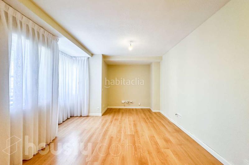 Foto 985ab6b3-69a0-4aa1-b801-df2680465ab4. Appartamento in calle de ocaña . in Aluche Madrid