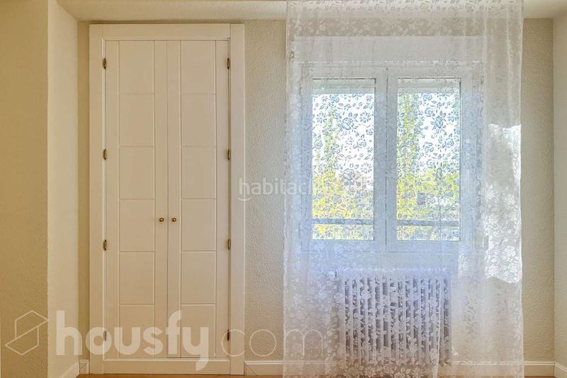 Foto 98b29ea3-0d48-45f4-abf4-9b5f927f4fdc. Appartamento in calle de ocaña . in Aluche Madrid