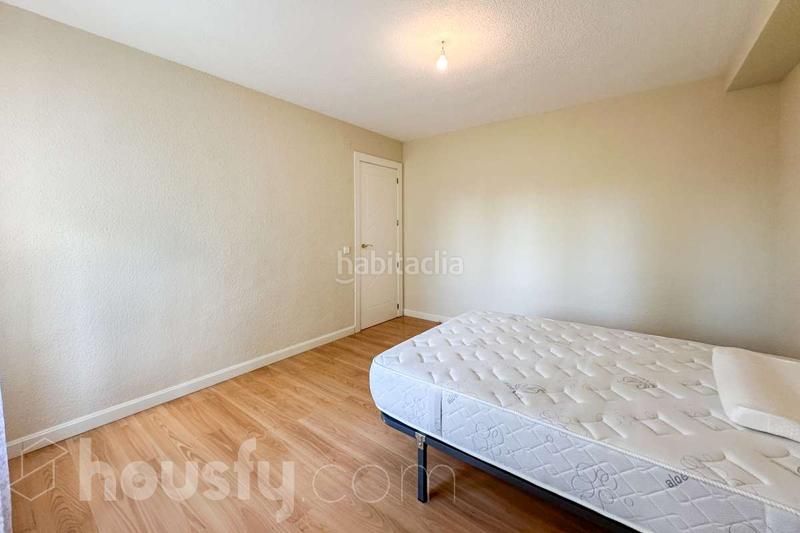 Foto c7dd09db-0d83-4442-84b7-b3b97127d218. Appartamento in calle de ocaña . in Aluche Madrid