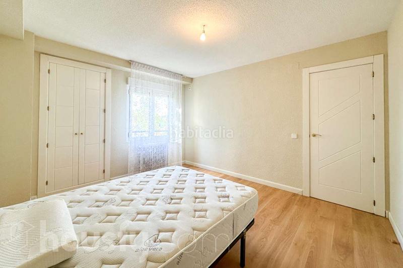 Foto e5060cad-148b-4bf5-86b6-58a46e131f54. Appartamento in calle de ocaña . in Aluche Madrid