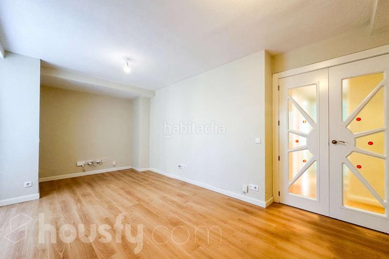 Foto 971194fc-4edd-45b1-8bca-3d6098070925. Etagenwohnung in calle de ocaña . in Aluche Madrid